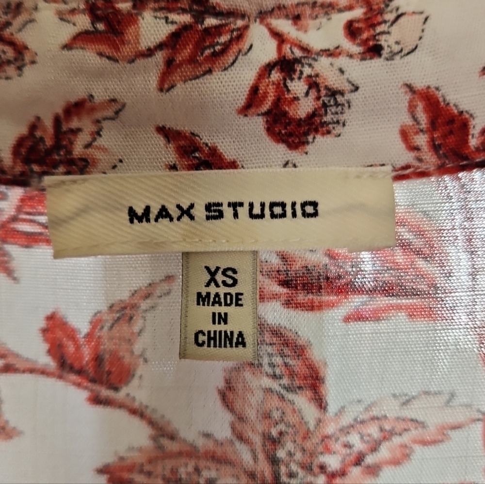 Max Studio Floral Boho Blouse Top Red White Lightweight Rayon Size XS - Picture 4 of 5